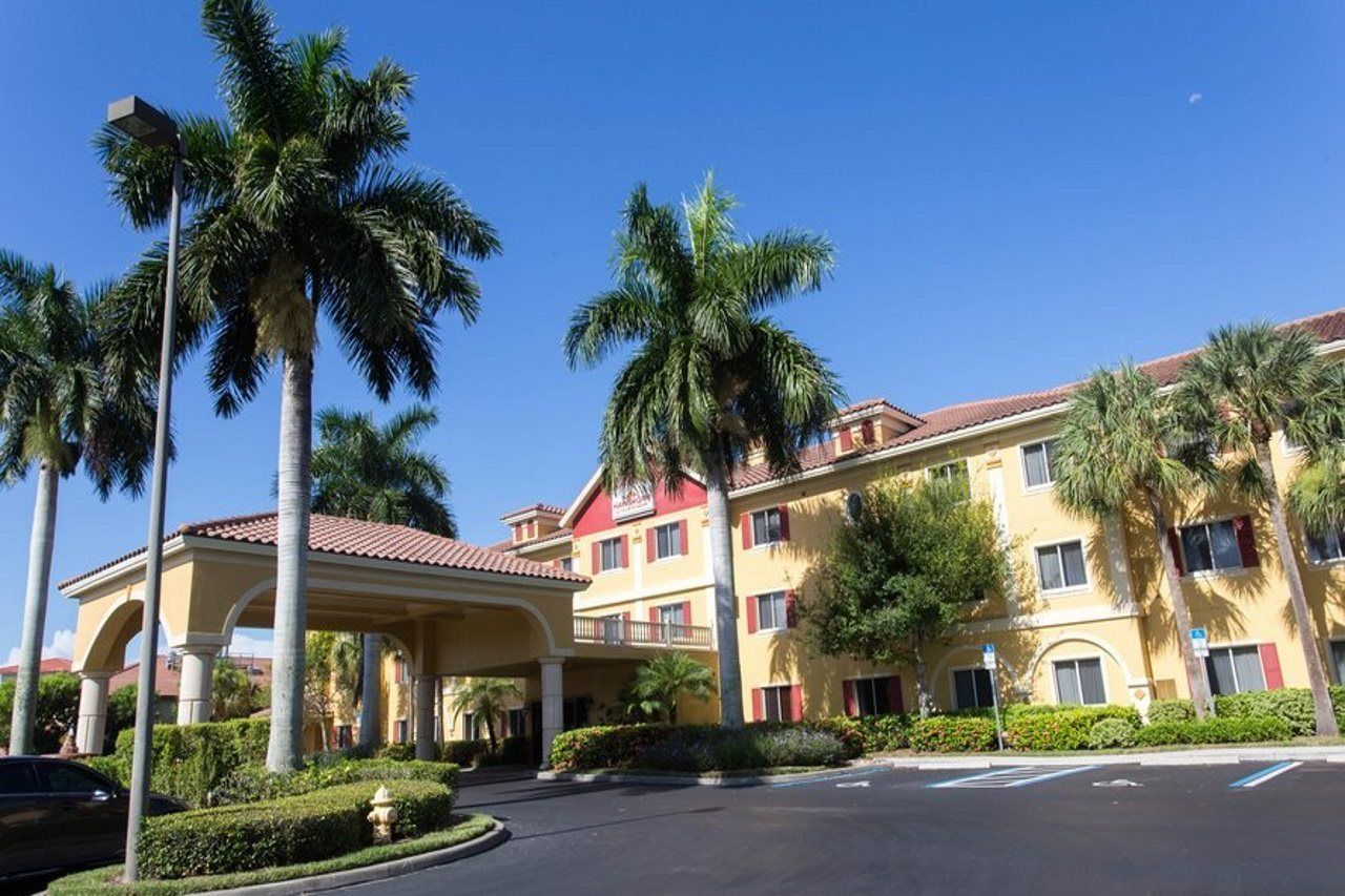 那不勒斯温德姆豪顿套房酒店 North North Naples 外观 照片